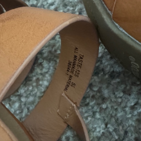 Bamboo Women's Tan Heeled Sandals - Picture 7 of 7